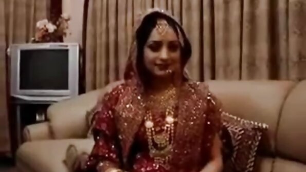 Napalony darmowe filmy porno latynoski chłopak rozciąga blond dziewczynę na rozebraną kanapę