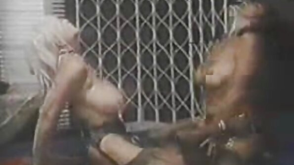 Layla London jest mokra z filmy erotyczne trójkąt wielkim kutasem w środku