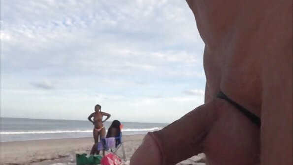 Kokietka uwodzi silnego faceta swoim darmowe porno dla kobiet cudownym nagim ciałem