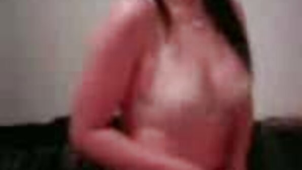 Napalona brunetka darmowa sex erotyka dostaje głębokie gardło i ruchana na pieska