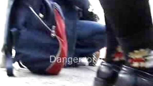 Wytatuowana laska krótkie filmiki porno za darmo jest ruchana w elastycznych pozycjach