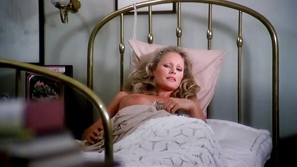 Honor May umiera filmy erotyczne w autobusie z pożądania żyjąc w seksualnych fantazjach z zabawką