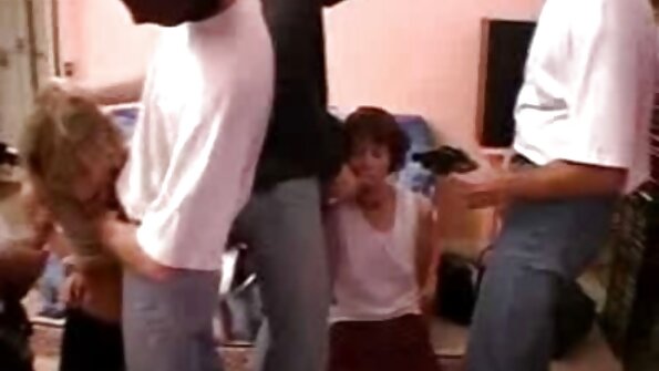 Wytatuowana nastolatka Hollie Mack zostaje zerżnięta filmy erotyczne w plenerze w hotelu?