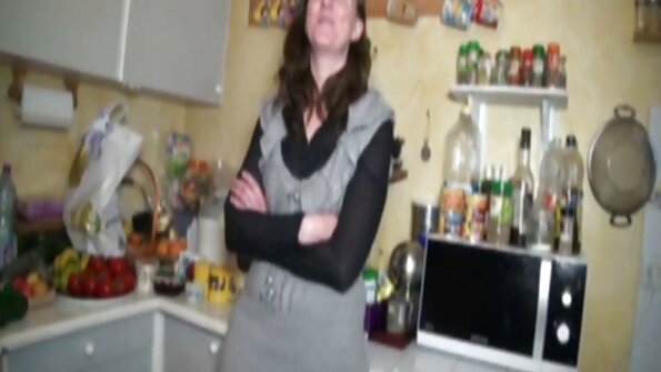 Muskularna striptizerka robi loda od dziwek na wieczór panieński darmowe filmy erotyczne masturbacja