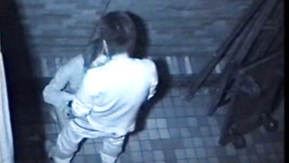 Przybijanie zdzirowatej gwiazdy porno ostre porno z małolatami Brandy Aniston w pokoju przesłuchań